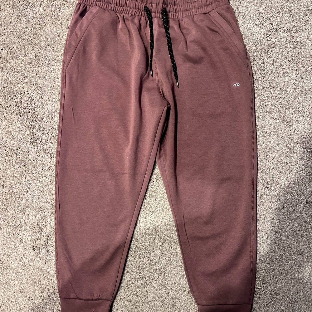 Purple Capri Pants with Elastic Waistband and Tapered Legs